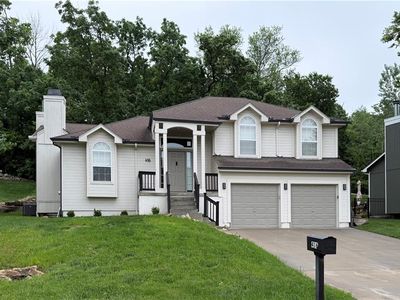 416 E 166th Ct