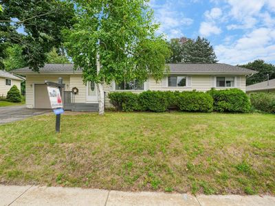 809 Flora Ln