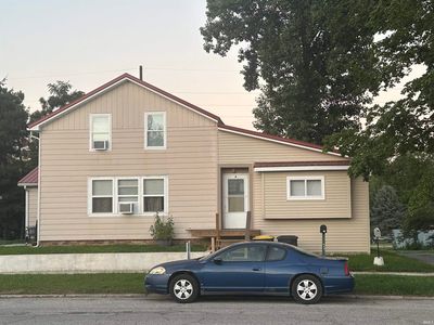 110 N Poplar St
