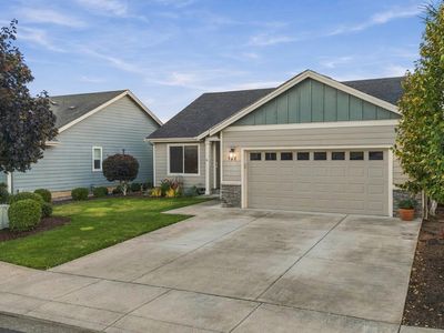 197 NW Bonanza Ave