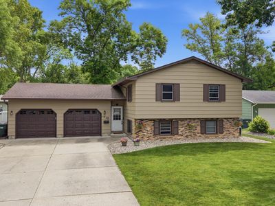Property at 715 Sunset St SW, Hutchinson, MN