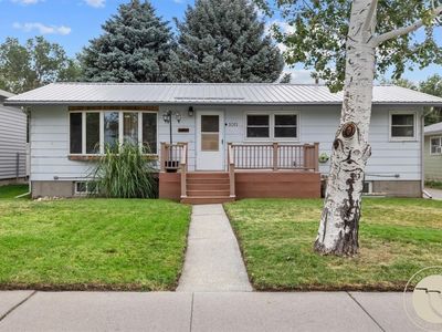 1011 5th Ave