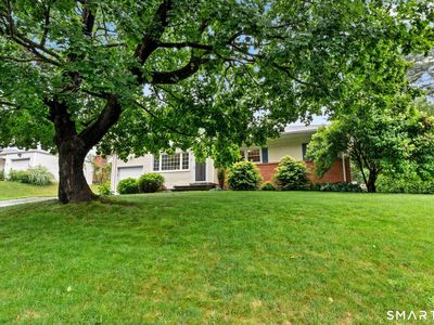 16 East Maxwell Drive