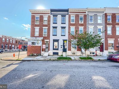 702 N Kenwood Ave