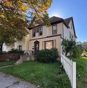 829 W 9th St