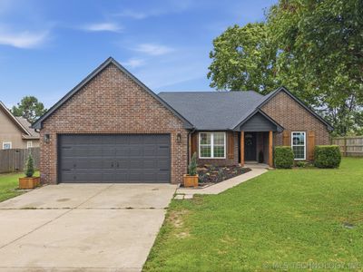 Property at 1004 W Beech St, Skiatook, OK
