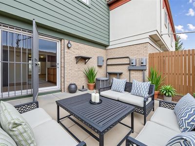 1199 S Monaco Parkway