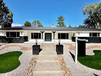 4523 Sunningdale Ave NE