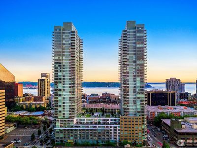 583 Battery Street #2205N