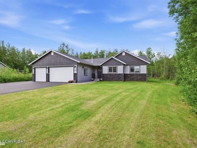4866 N Bedrock Cir