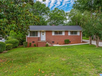 17 Eisenhower Dr