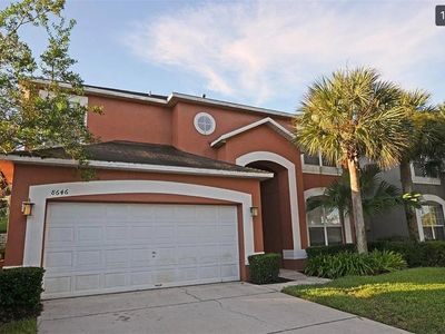 8646 LA ISLA DRIVE