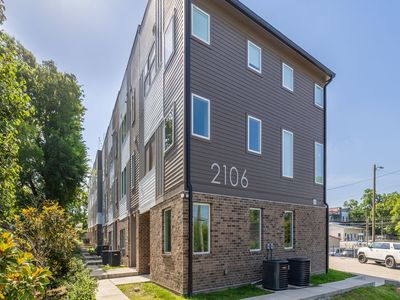 2106C 24th Ave N