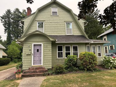 18 Pershing Ave