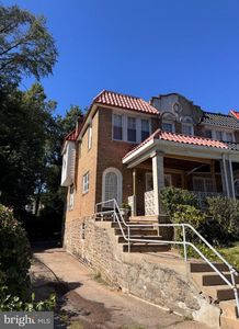 131 W Sedgwick St