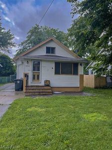 684 Evans Ave