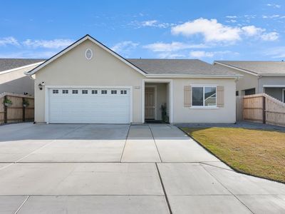 Property at 13713 Crocus Way, Armona, CA