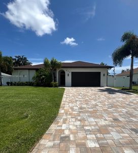 418 SW 19th Ter