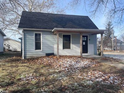 1001 Peniel St