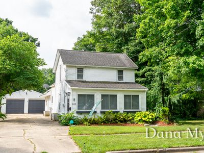 628 E Walnut St