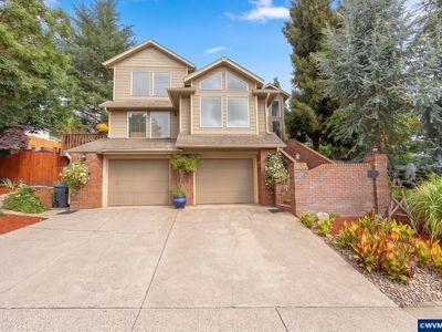 3057 Lakeview Ct NW