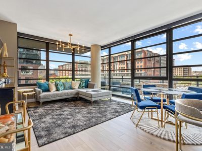 1300 4th St SE Unit 404