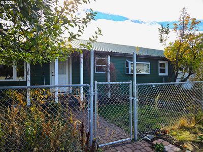 212 NW 5th Ave