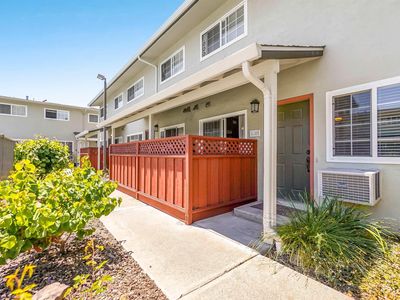 680 Fargo Ave APT 20