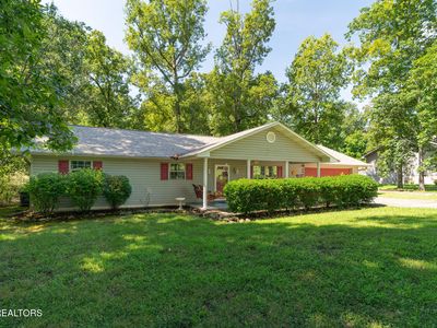 945 Circle Dr