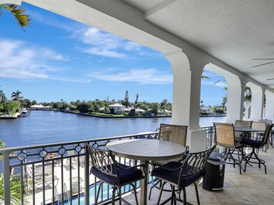 3042 Waterside Circle