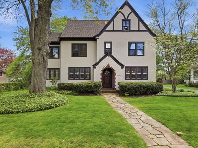 225 Oakdale Dr