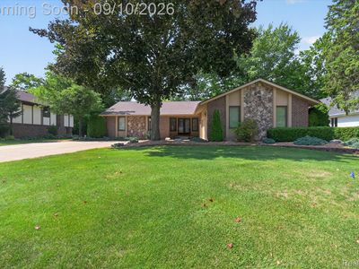 21975 Meridian Ln