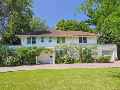 14 Clover Drive