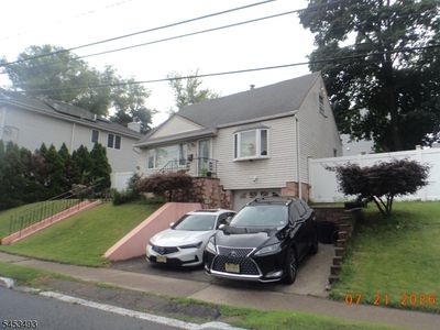 590 River Dr