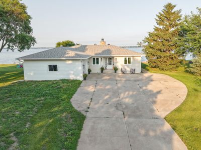 816 N Lake Dr