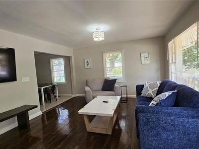 2076 W Flat Shoals Ter
