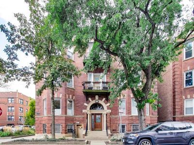 5201 S Blackstone Ave APT 1W