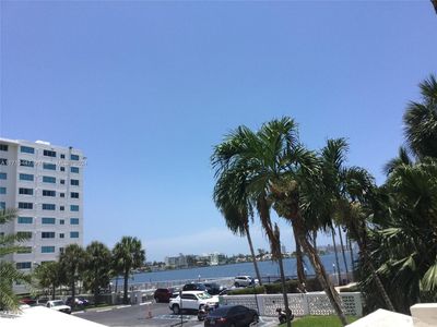 7501 E Treasure Dr APT 1K