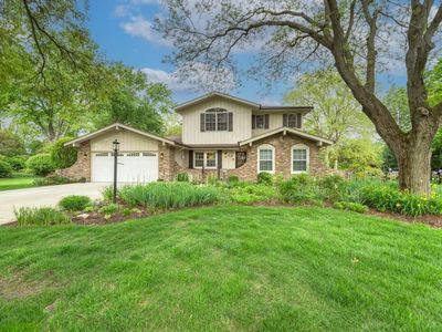 Property at 10S607 Glenn Dr, Burr Ridge, IL