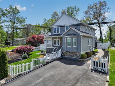 448 Maple Leaf Dr