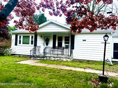 Property at 8 Oak Dr, Dallas, PA