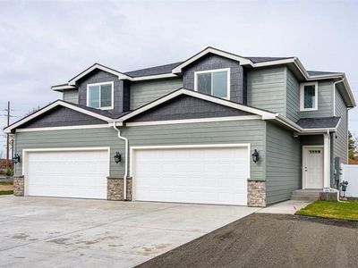 2715 N Boeing Rd