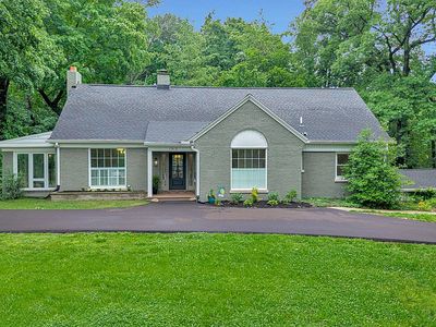1915 Treelane Dr