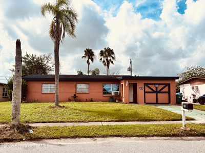 819 Almond Blvd