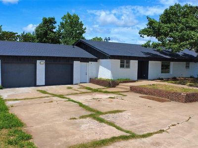 2 NW 36th St