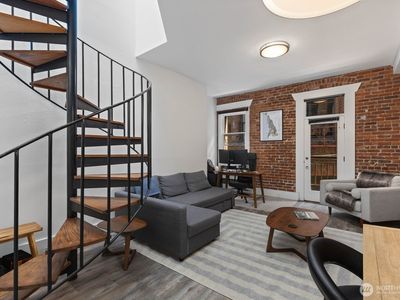 312 1st Avenue S #3