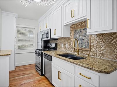 1207 W 45th St APT 3E