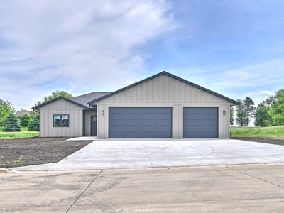 1646 365th Ave