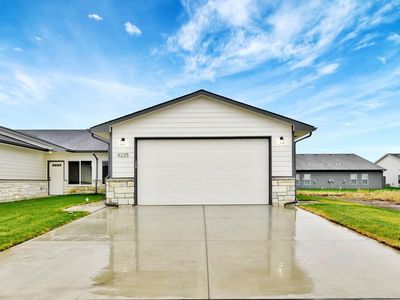 9225 N Fox Pointe Ct