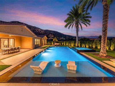 1236 Iris Ln